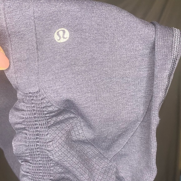 Lululemon seamless crop - Picture 3 of 4